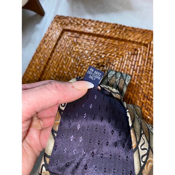 Boston Harbor Swirl Pattern Men’s Neck Tie All Silk Tie Dry Clean Only - Picture 5 of 6